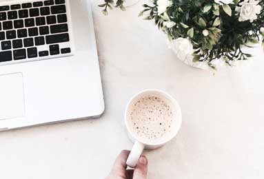 攀上高枝！比亚迪重金赞助曼城，网友调侃：王钰栋有望踢欧冠